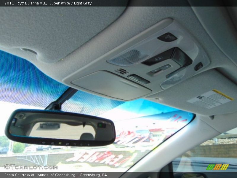 Super White / Light Gray 2011 Toyota Sienna XLE
