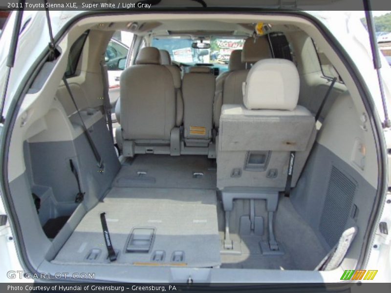 Super White / Light Gray 2011 Toyota Sienna XLE