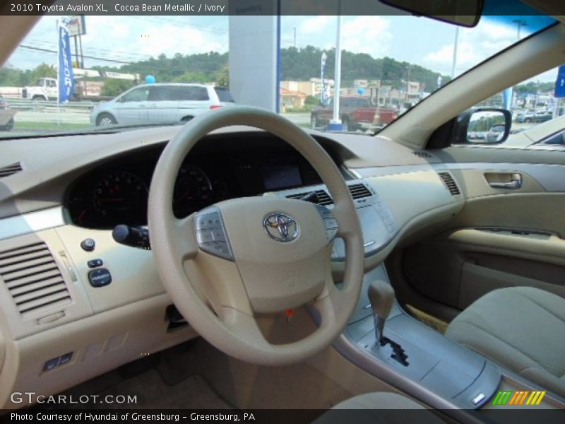 Cocoa Bean Metallic / Ivory 2010 Toyota Avalon XL