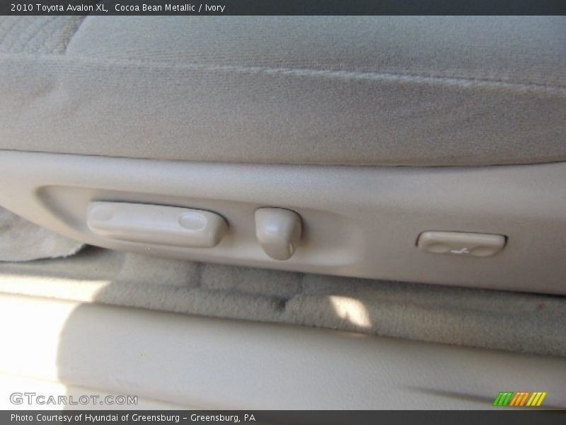 Cocoa Bean Metallic / Ivory 2010 Toyota Avalon XL