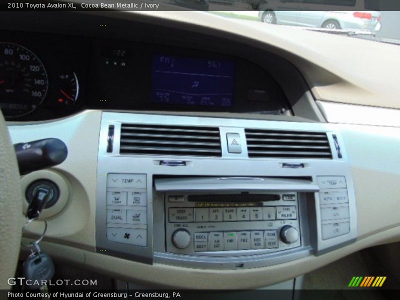 Cocoa Bean Metallic / Ivory 2010 Toyota Avalon XL