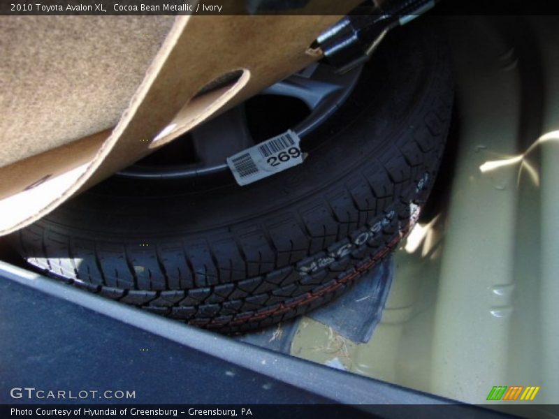 Cocoa Bean Metallic / Ivory 2010 Toyota Avalon XL