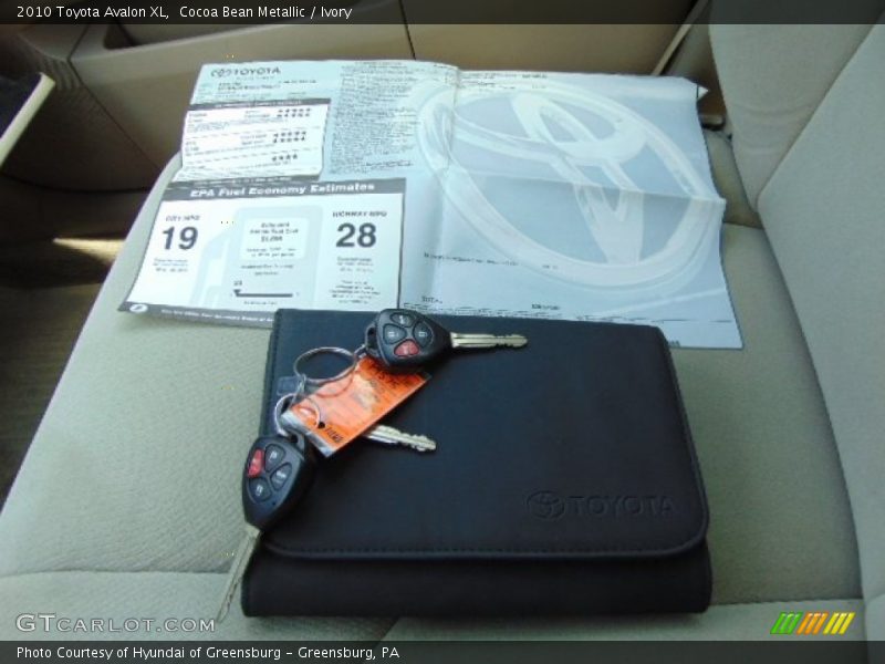 Cocoa Bean Metallic / Ivory 2010 Toyota Avalon XL
