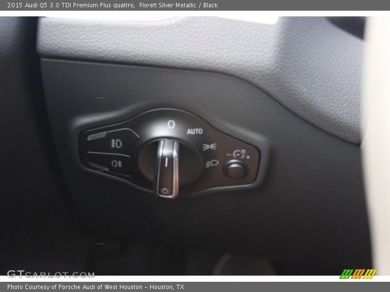 Florett Silver Metallic / Black 2015 Audi Q5 3.0 TDI Premium Plus quattro