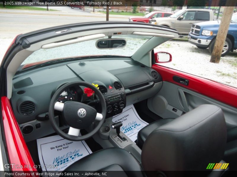 Tornado Red / Black 2005 Volkswagen New Beetle GLS Convertible
