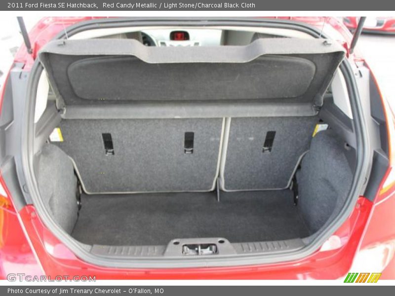 Red Candy Metallic / Light Stone/Charcoal Black Cloth 2011 Ford Fiesta SE Hatchback