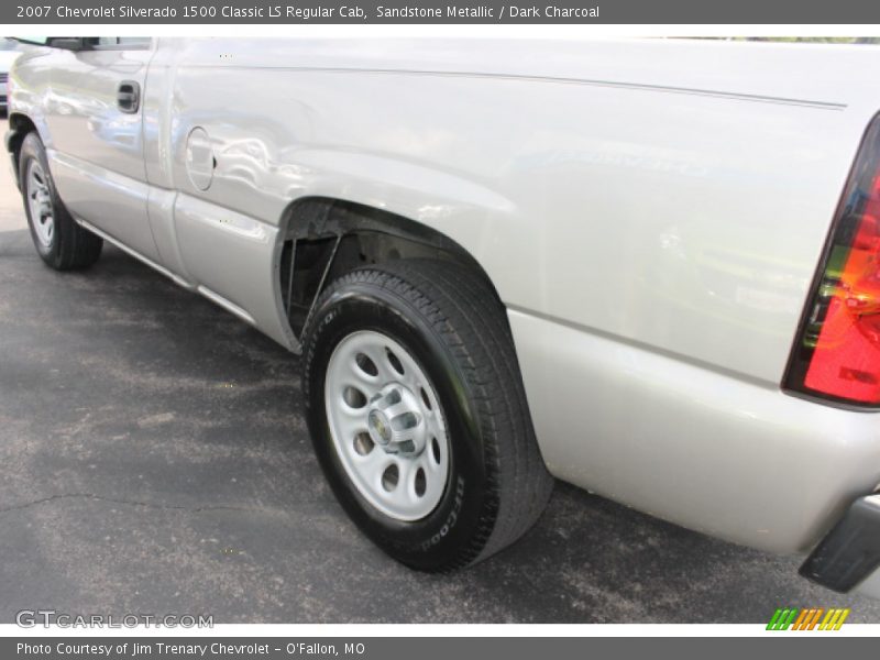 Sandstone Metallic / Dark Charcoal 2007 Chevrolet Silverado 1500 Classic LS Regular Cab