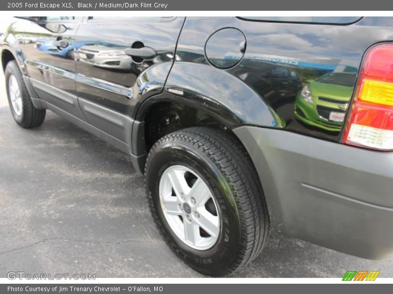Black / Medium/Dark Flint Grey 2005 Ford Escape XLS