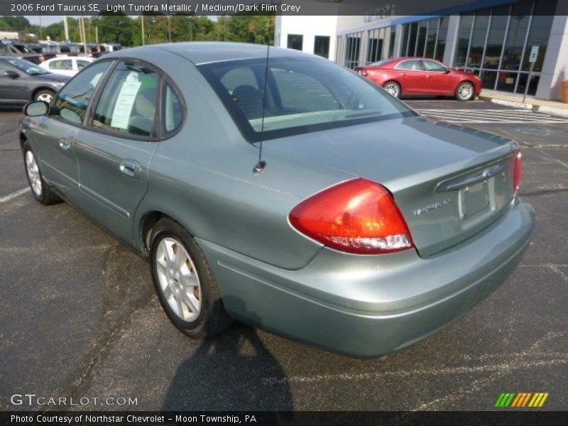 Light Tundra Metallic / Medium/Dark Flint Grey 2006 Ford Taurus SE