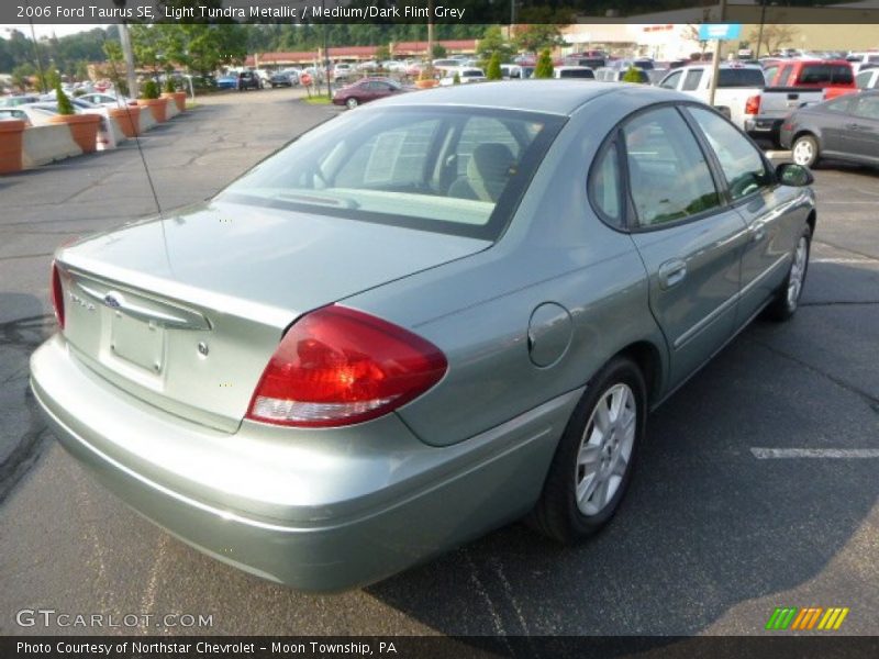 Light Tundra Metallic / Medium/Dark Flint Grey 2006 Ford Taurus SE