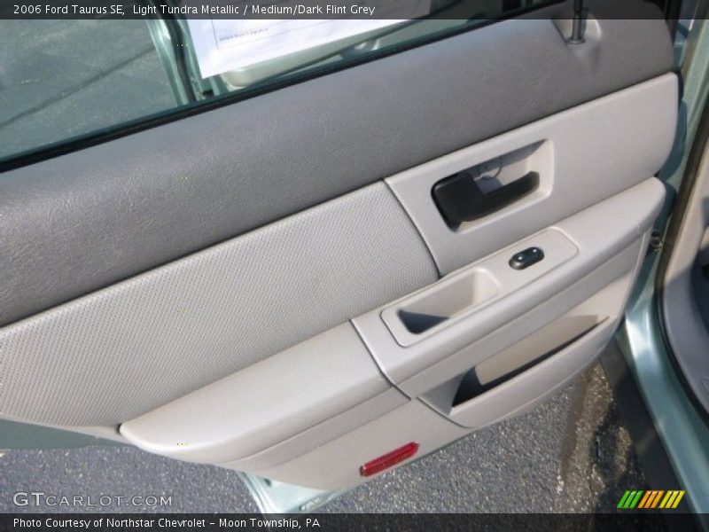 Light Tundra Metallic / Medium/Dark Flint Grey 2006 Ford Taurus SE