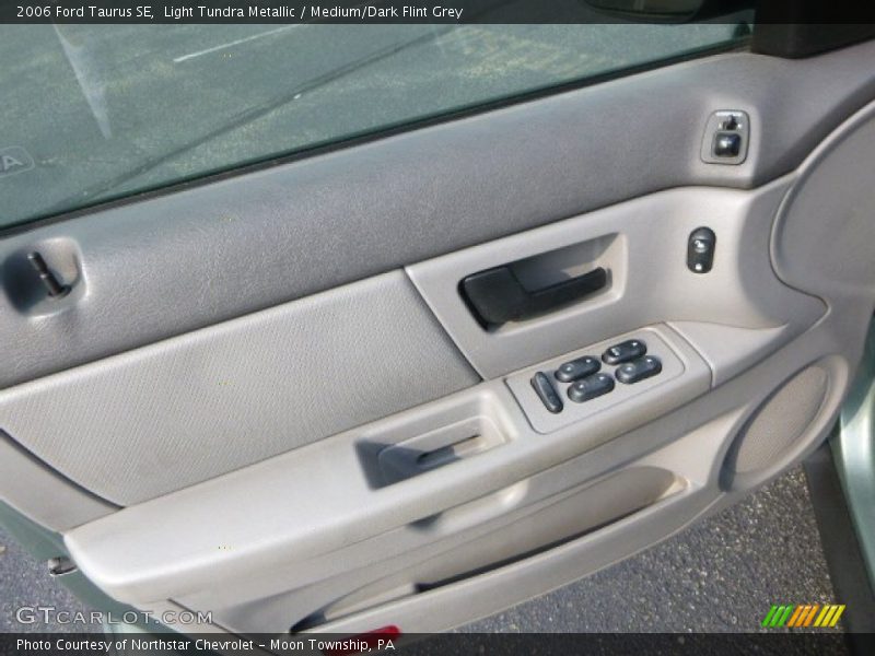 Light Tundra Metallic / Medium/Dark Flint Grey 2006 Ford Taurus SE
