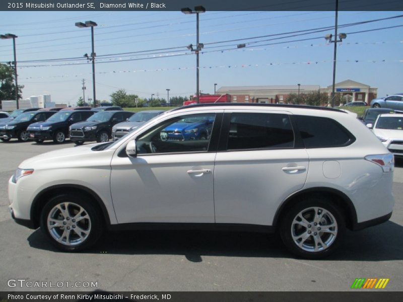 Diamond White / Black 2015 Mitsubishi Outlander SE