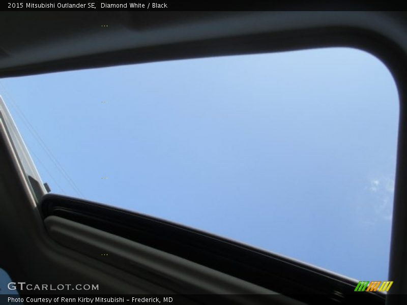 Sunroof of 2015 Outlander SE