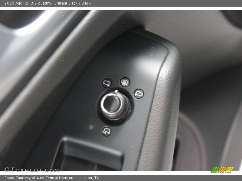 Brilliant Black / Black 2010 Audi Q5 3.2 quattro