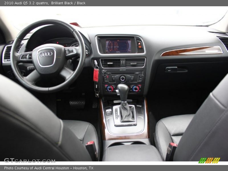 Brilliant Black / Black 2010 Audi Q5 3.2 quattro