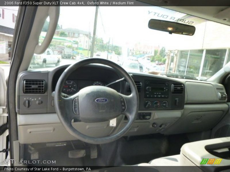 Oxford White / Medium Flint 2006 Ford F350 Super Duty XLT Crew Cab 4x4