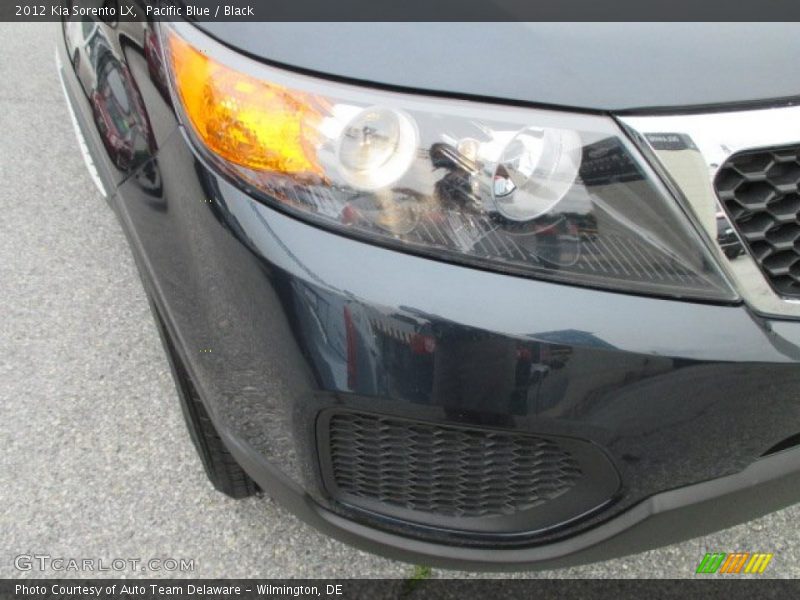 Pacific Blue / Black 2012 Kia Sorento LX
