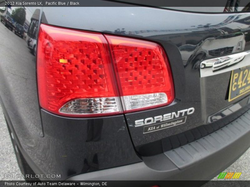 Pacific Blue / Black 2012 Kia Sorento LX