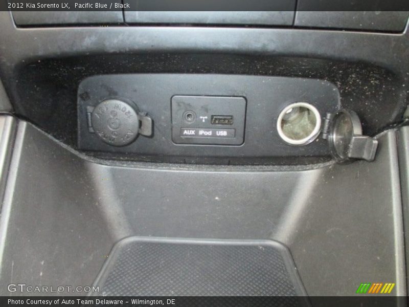 Pacific Blue / Black 2012 Kia Sorento LX