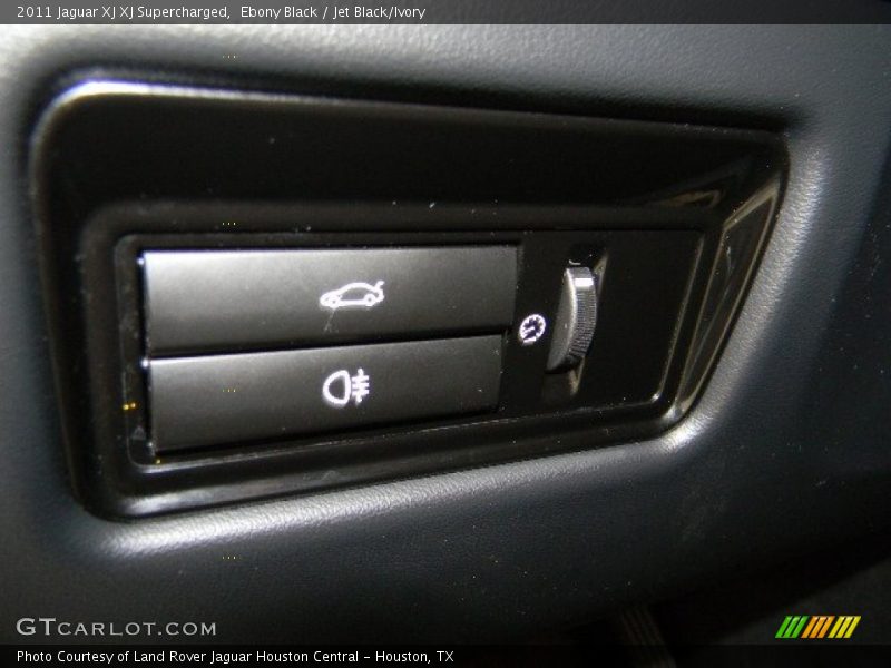 Ebony Black / Jet Black/Ivory 2011 Jaguar XJ XJ Supercharged
