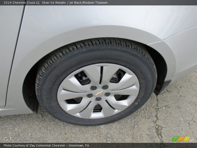 Silver Ice Metallic / Jet Black/Medium Titanium 2014 Chevrolet Cruze LS