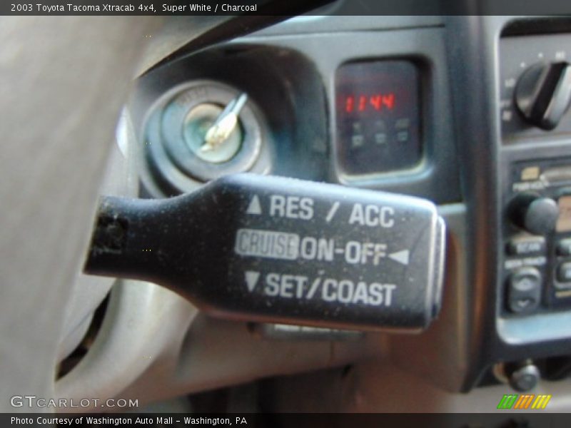 Super White / Charcoal 2003 Toyota Tacoma Xtracab 4x4