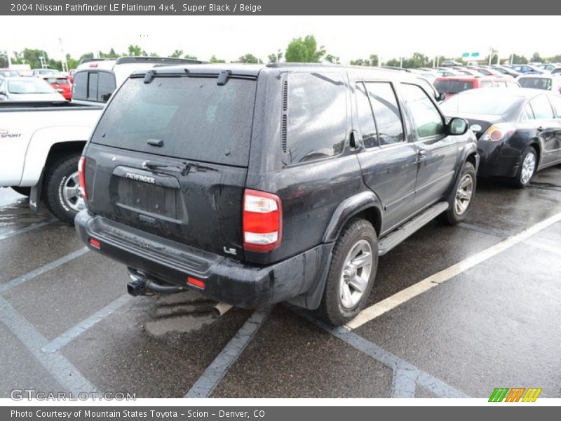 Super Black / Beige 2004 Nissan Pathfinder LE Platinum 4x4