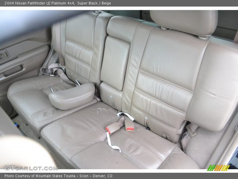 Super Black / Beige 2004 Nissan Pathfinder LE Platinum 4x4