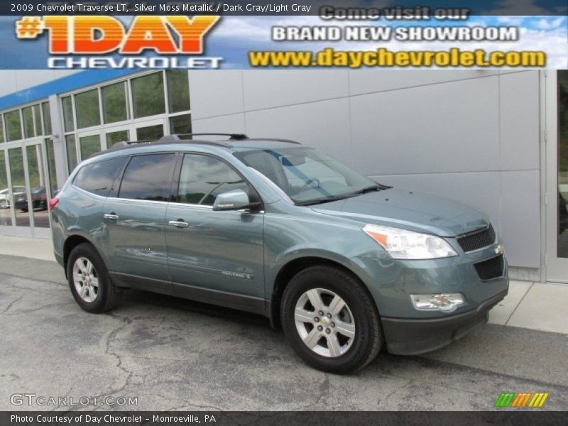 Silver Moss Metallic / Dark Gray/Light Gray 2009 Chevrolet Traverse LT