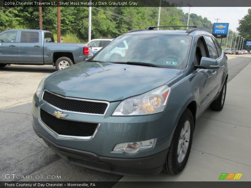 Silver Moss Metallic / Dark Gray/Light Gray 2009 Chevrolet Traverse LT