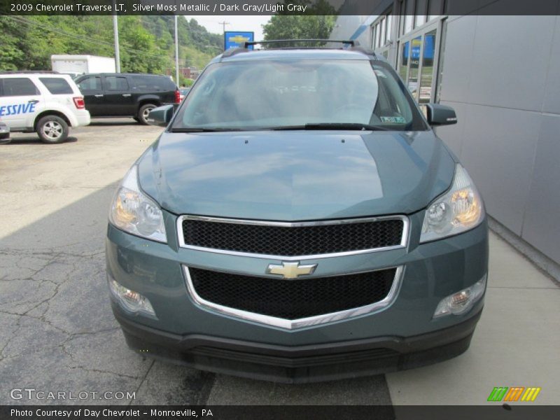 Silver Moss Metallic / Dark Gray/Light Gray 2009 Chevrolet Traverse LT