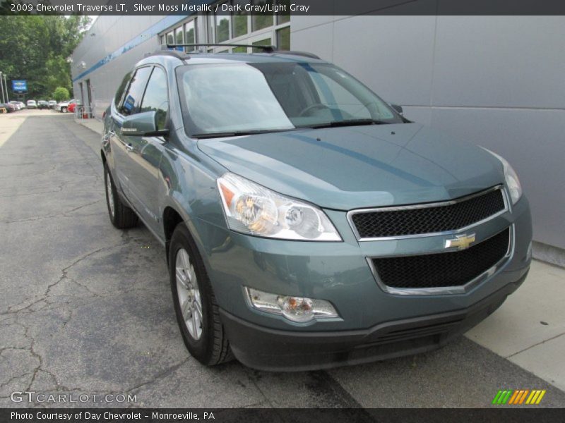 Silver Moss Metallic / Dark Gray/Light Gray 2009 Chevrolet Traverse LT