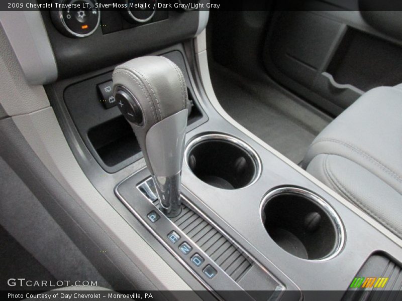 Silver Moss Metallic / Dark Gray/Light Gray 2009 Chevrolet Traverse LT