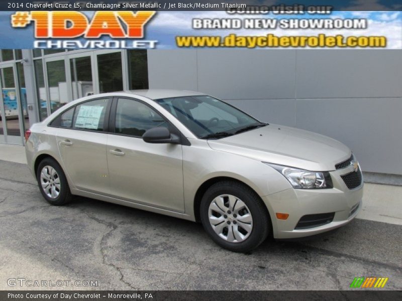 Champagne Silver Metallic / Jet Black/Medium Titanium 2014 Chevrolet Cruze LS