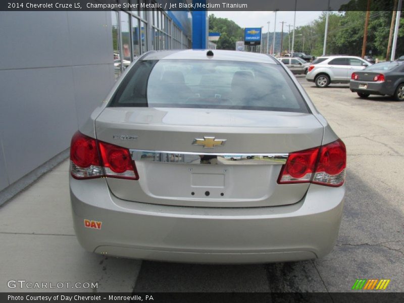 Champagne Silver Metallic / Jet Black/Medium Titanium 2014 Chevrolet Cruze LS