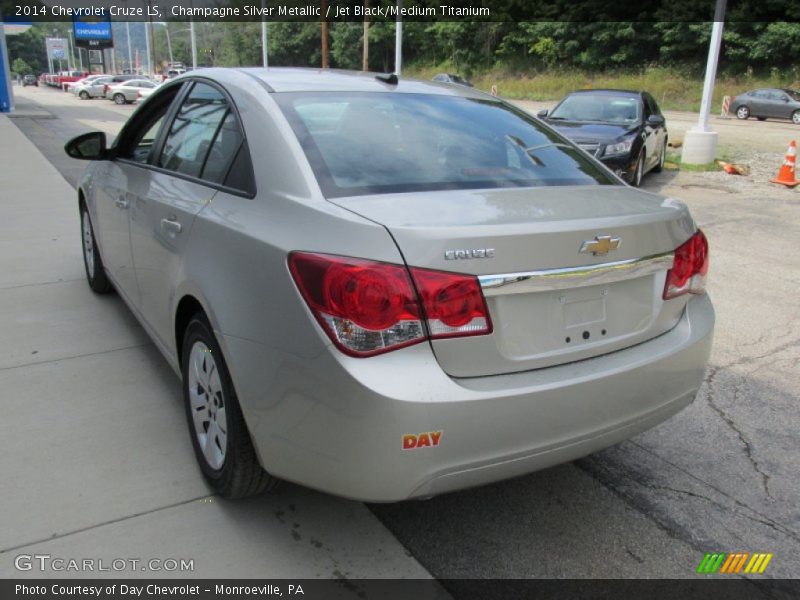 Champagne Silver Metallic / Jet Black/Medium Titanium 2014 Chevrolet Cruze LS
