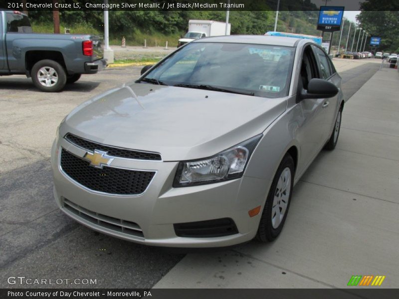 Champagne Silver Metallic / Jet Black/Medium Titanium 2014 Chevrolet Cruze LS