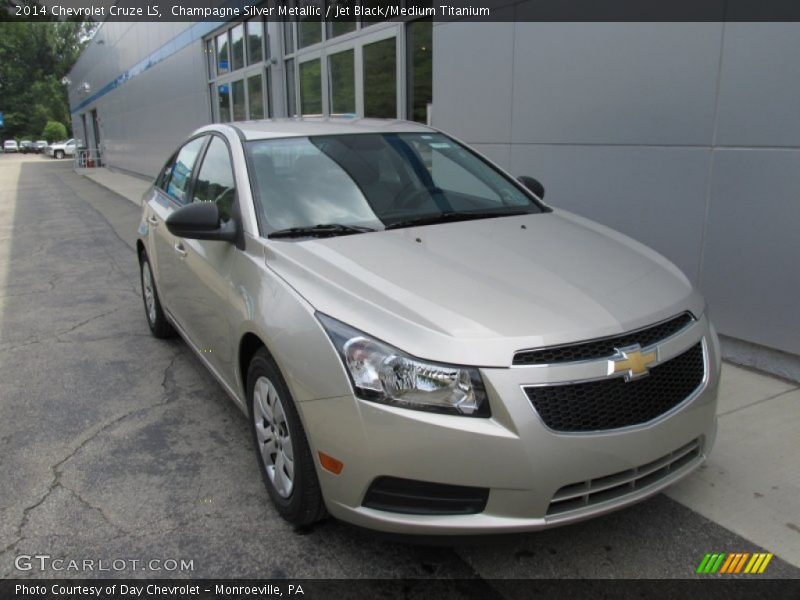 Champagne Silver Metallic / Jet Black/Medium Titanium 2014 Chevrolet Cruze LS