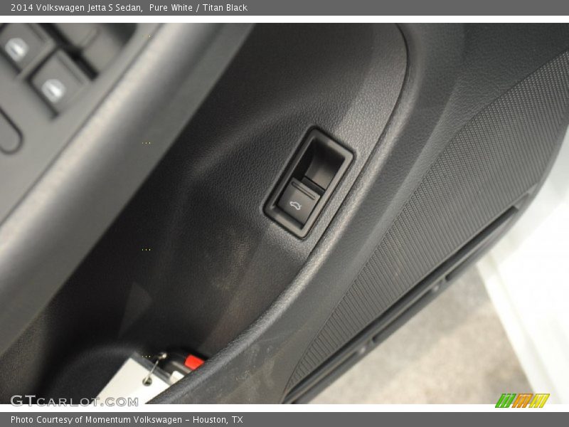 Pure White / Titan Black 2014 Volkswagen Jetta S Sedan