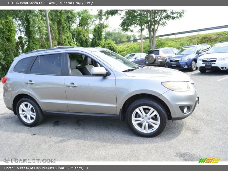 Mineral Gray / Gray 2011 Hyundai Santa Fe SE AWD