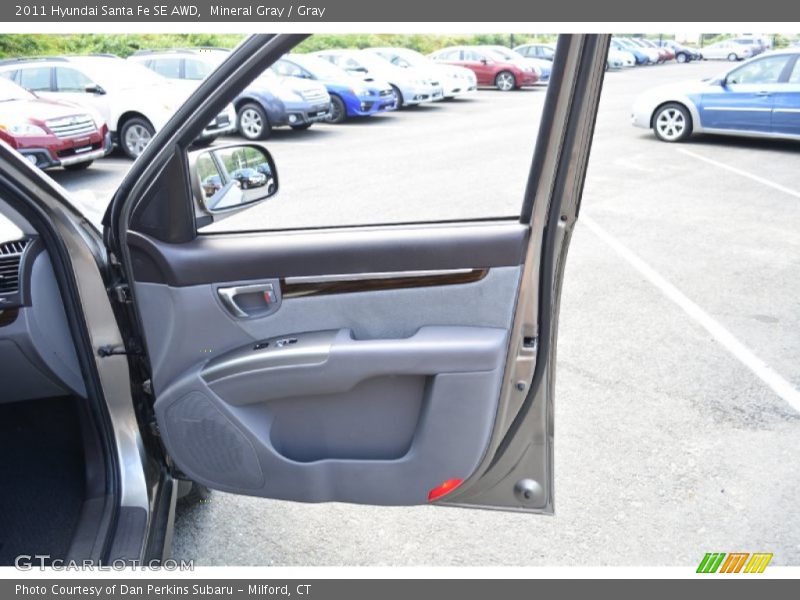 Mineral Gray / Gray 2011 Hyundai Santa Fe SE AWD