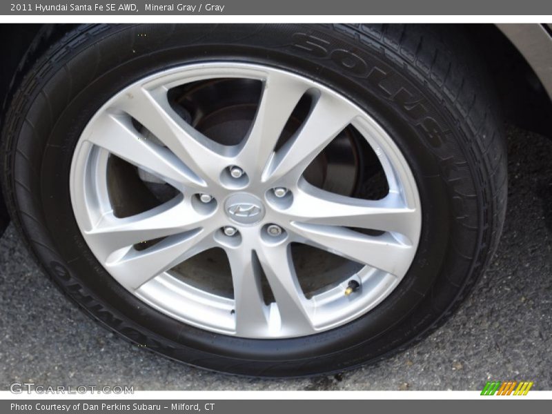 Mineral Gray / Gray 2011 Hyundai Santa Fe SE AWD