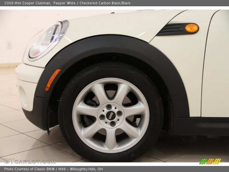Pepper White / Checkered Carbon Black/Black 2009 Mini Cooper Clubman