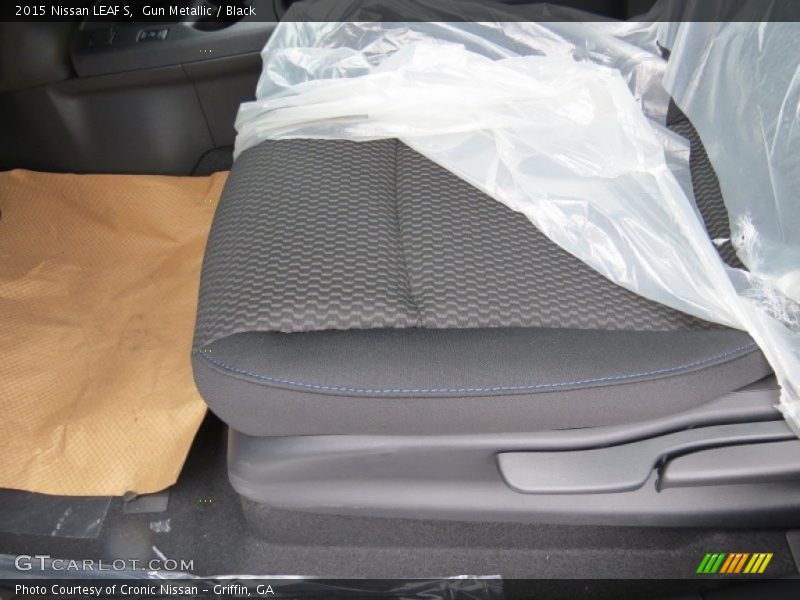 Gun Metallic / Black 2015 Nissan LEAF S