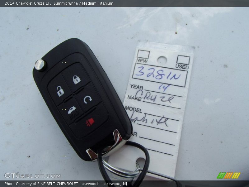 Summit White / Medium Titanium 2014 Chevrolet Cruze LT