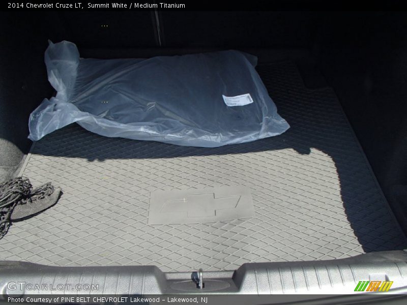 Summit White / Medium Titanium 2014 Chevrolet Cruze LT