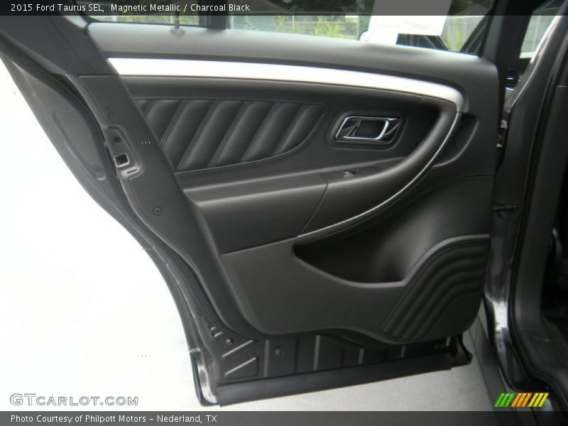 Door Panel of 2015 Taurus SEL