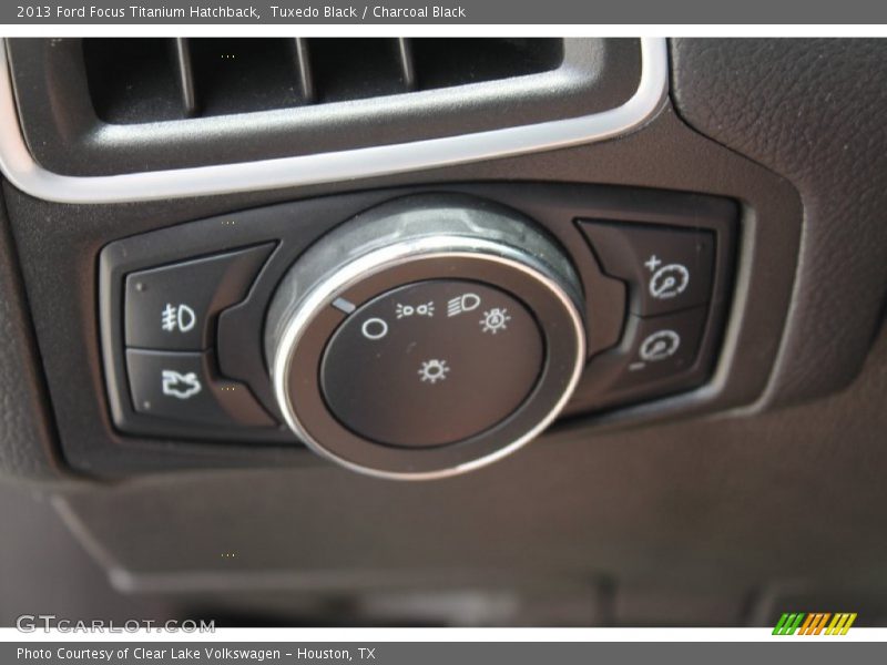 Tuxedo Black / Charcoal Black 2013 Ford Focus Titanium Hatchback
