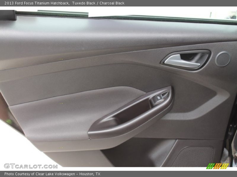 Tuxedo Black / Charcoal Black 2013 Ford Focus Titanium Hatchback